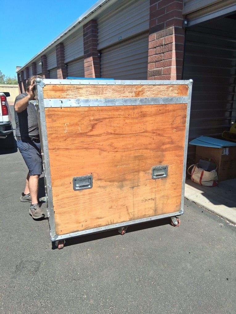 Traveling Music Case Wardrobe Instruments