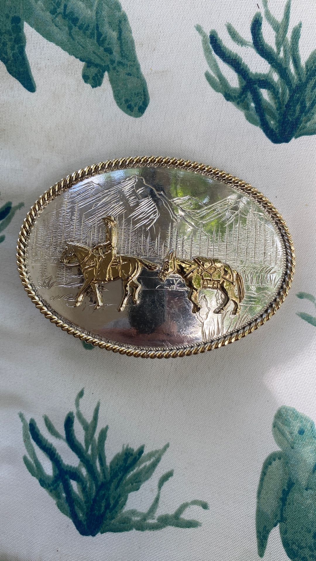 Montana Silversmiths belt buckle