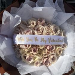 25 Roses Available Today