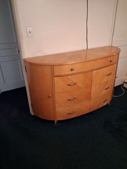 Chest of drawers with king size bed