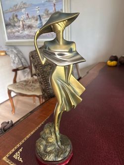 Vintage Lady Figurine – Heavy Decorative Statue
