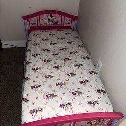 Girl toddler bed