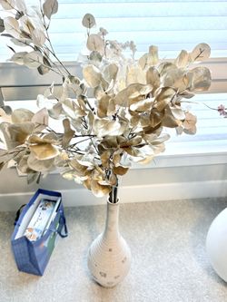 Beautiful Vase  3 ft tall - includes flowers