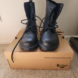 Boots Dr Martens