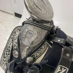 Nueva montura charra súper Pitiada original con Herrage y Fuste plateado