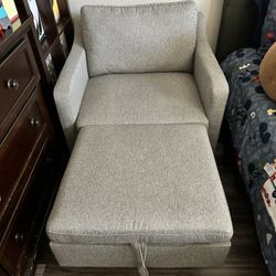 Marley Stain-Resistant Fabric Chair With Pullout Bed 