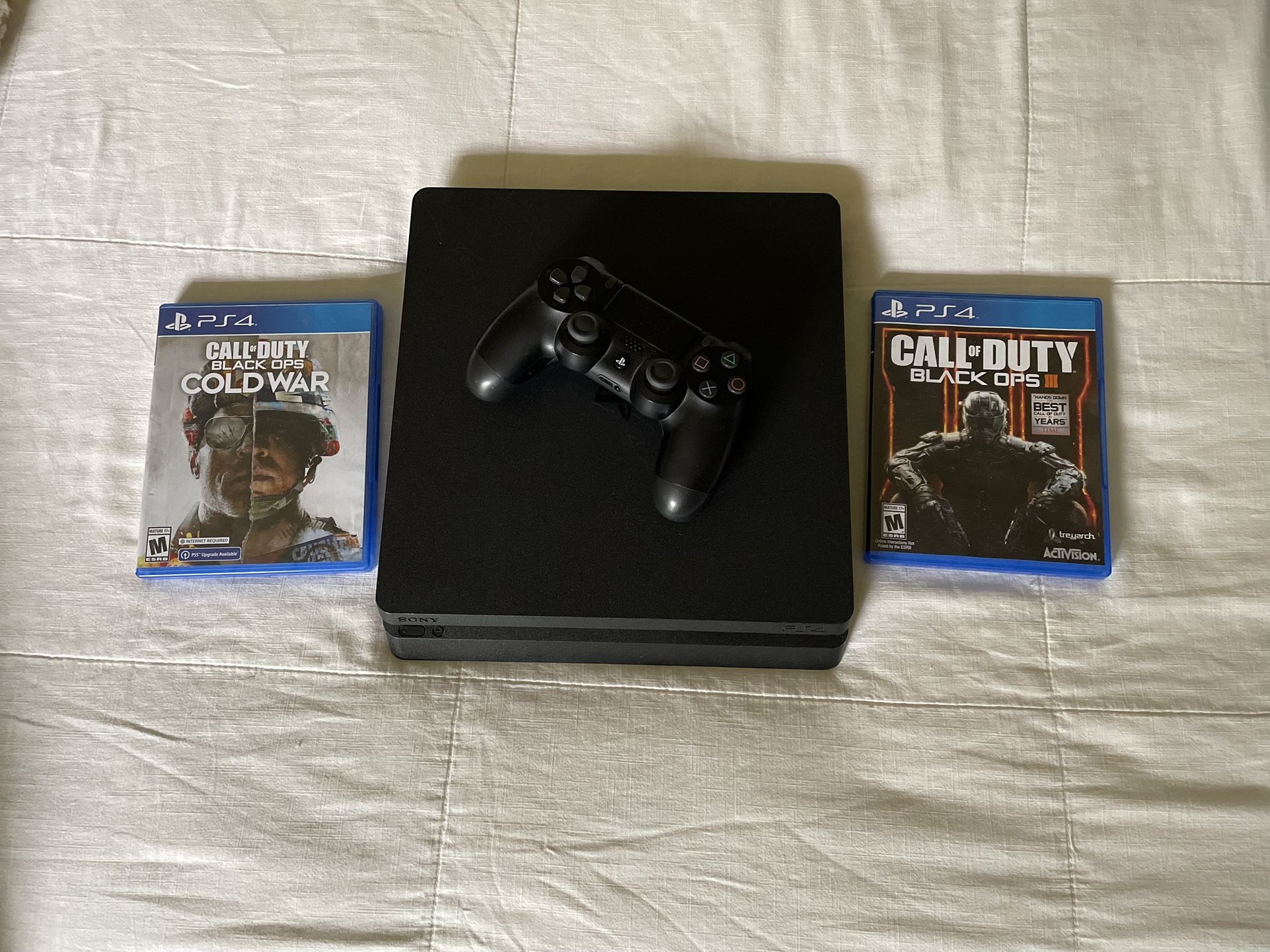 500GB PS4 SLIM COD BUNDLE