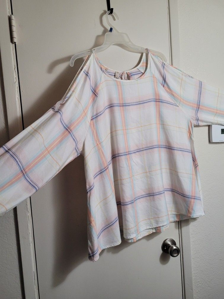 Plaid Long Sleeve comfy top with a flowy babydoll silhouette
