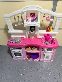 Kitchen  play  with its accessories