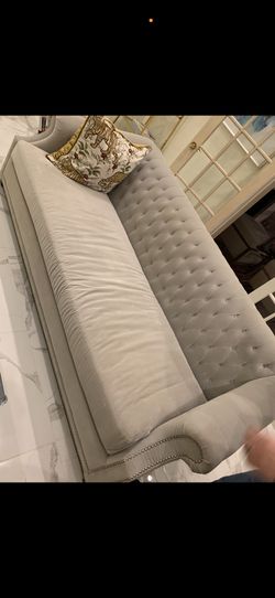 Frongate Sofa Gray