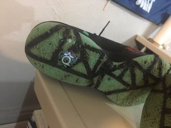 KD 6 (gumbo) size 10