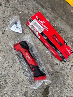Milwaukee M18 Fuel Oscillating Multi-Tool