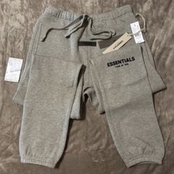 Essential Cuffed Sweatpants