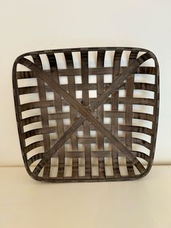 Large Flat Tobacco Basket 10.00