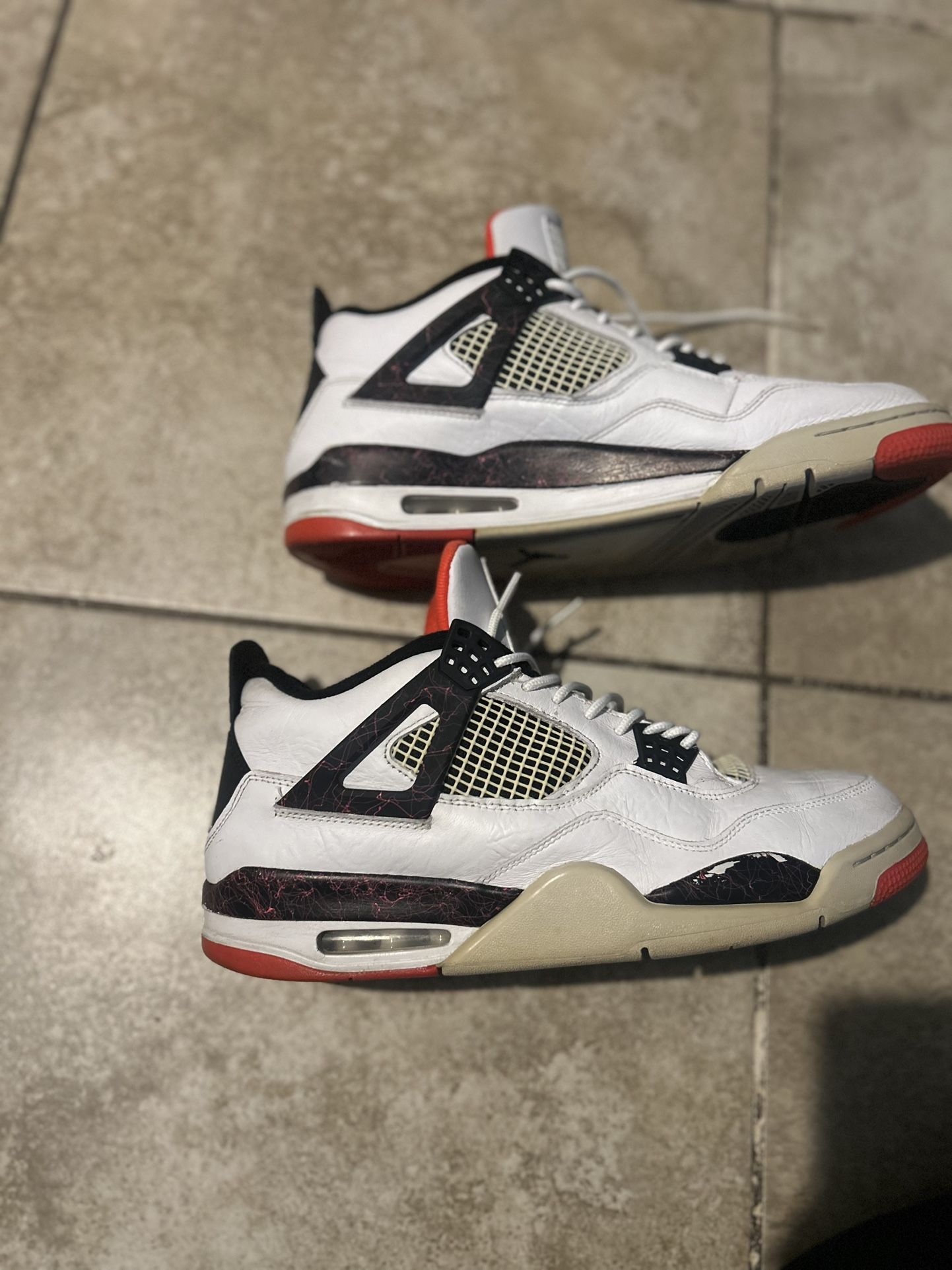 NIKE AIR JORDAN 4 RETRO FLIGHT NOSTALGIA 