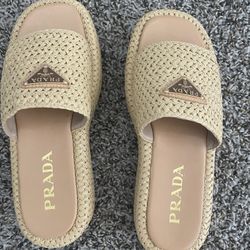 Wedge Slides Size 7