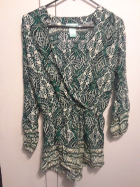 Green and white pattern romber