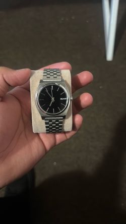 Nixon watch