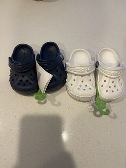 Size 4 crocs