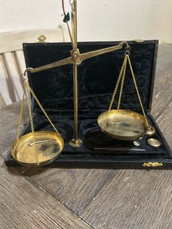 Vintage Brass Balance Jewelers/Apothecary's Scale Complete in Case Made In India