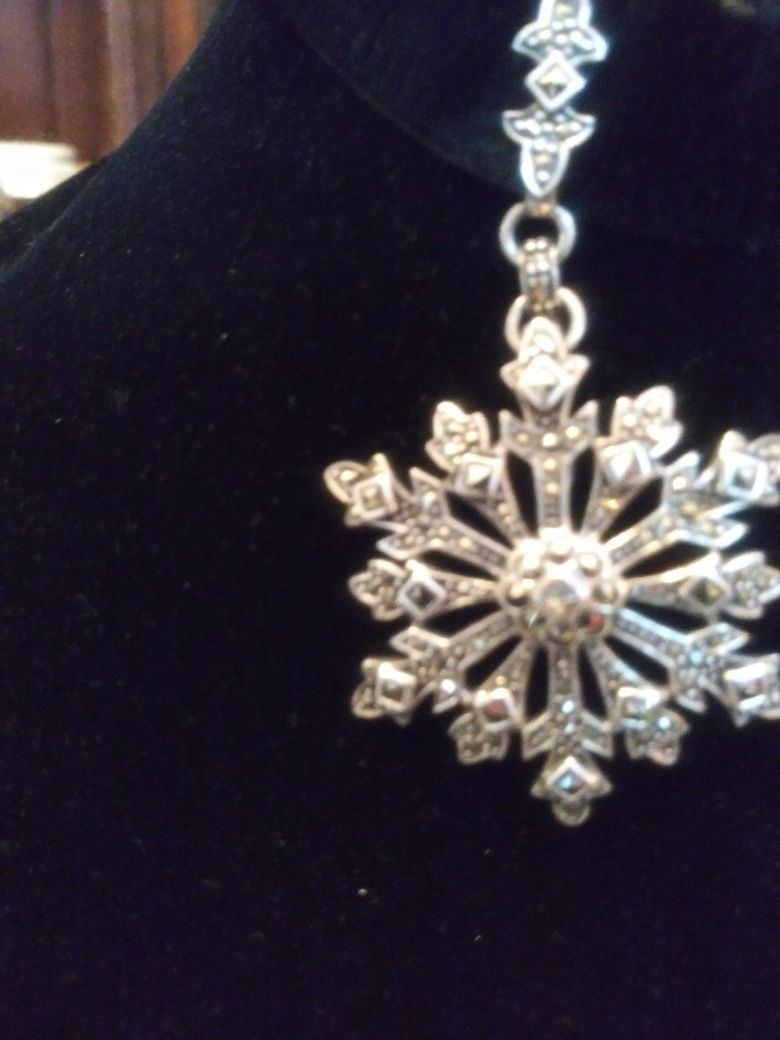 Sterling beautiful charmed choker