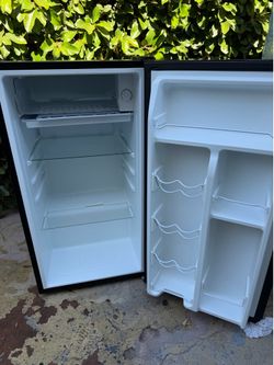 Mini refrigerador-Galanz -usado como nuevo $50
