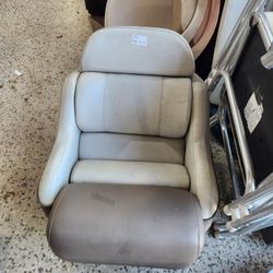 la6606-090 Helm Seat