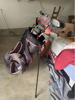 Golf club set.