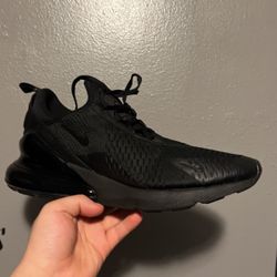 Nike 270s All Black