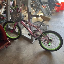 Nice Girls Bike 