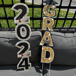 2024 Graduation Lawn Signs