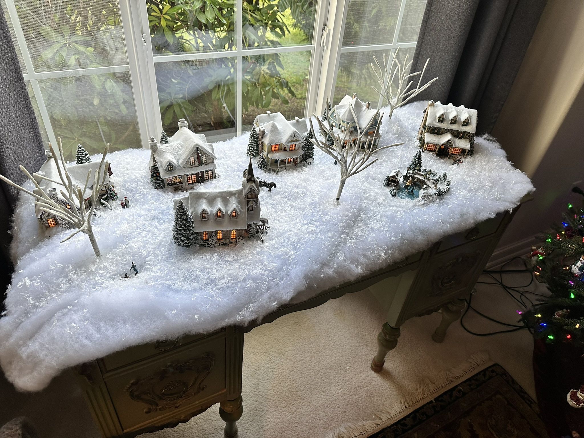 Thomas Kinkade Hawthorne Village Christmas Holiday Collection
