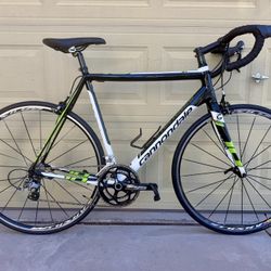 Cannondale CAAD 10 Ultegra - Fully Tuned up and ready to ride - Clean