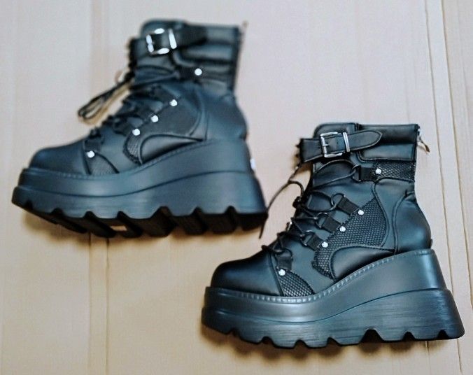 Combat Technopagan Platform Boots 7.5 W