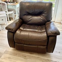 FREE Delivery 🚚  - Lovely Chocolate Brown Rocker Recliner.