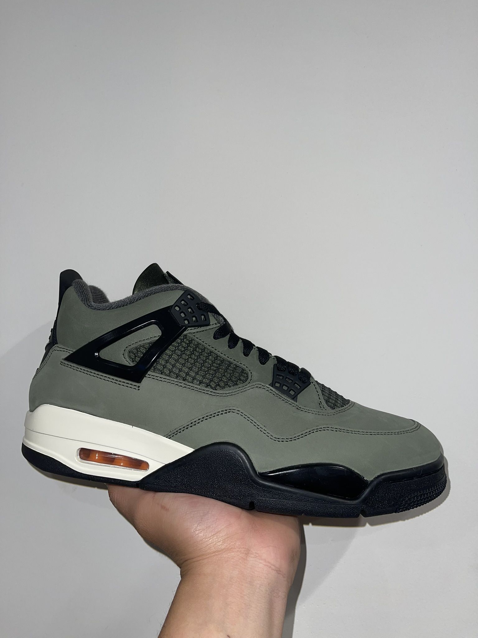 JORDAN 4 “UNDEFEATED” SIZE 12 