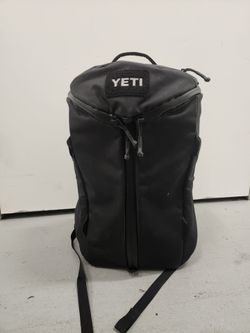 YETI Black Ranchero 27L