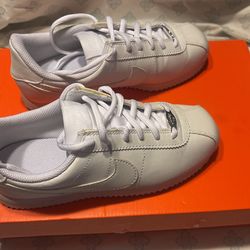 Nike / Cortez youth / Size 4Y- $30