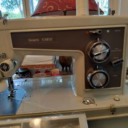 Sear Kenmore Zig Zag Sewing Machine