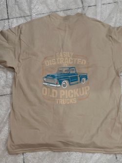 Easily distracted men’s t-shirt