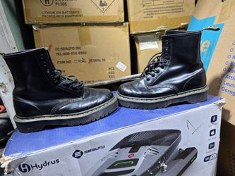 Dr martens size 6 us men