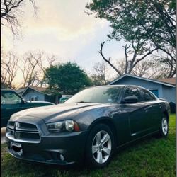 2014 Dodge Charger SXT - One Owner 
