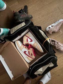 Lot of Nike / Jordans size range 5.5 youth 6.5