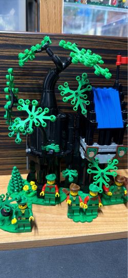 LEGO Icons: Forest Hideout (40567) with 3 extra Minifigures