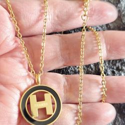 HGold and Black Pendant Necklace