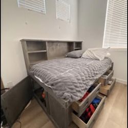 Bed & Dresser