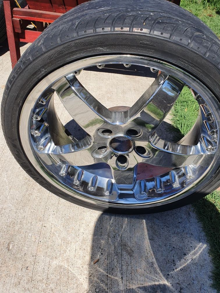 Chevy 5 lug 20' rims 5 by 120 for Sale in Long Beach, CA OfferUp