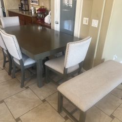 *******DINING TABLE********** Cant Take Must Go!