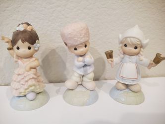 Precious Moment | International Collection 