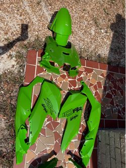 2021-2025 Kawasaki Zx10 Fairings $300firm Fcfs
